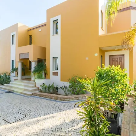 Spacious Living Private Pool Tranquil Setting Close To Beaches Restaurants Villa