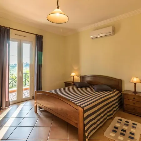 Spacious Living Private Pool Tranquil Setting Close To Beaches Restaurants *