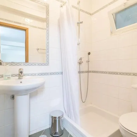 Spacious Living Private Pool Tranquil Setting Close To Beaches Restaurants Guia (Faro)