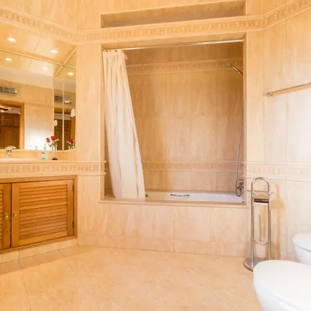 Spacious Living Private Pool Tranquil Setting Вилла