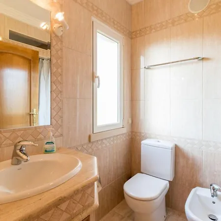 Spacious Living Private Pool Tranquil Setting Close To Beaches Restaurants Villa Guia (Faro)