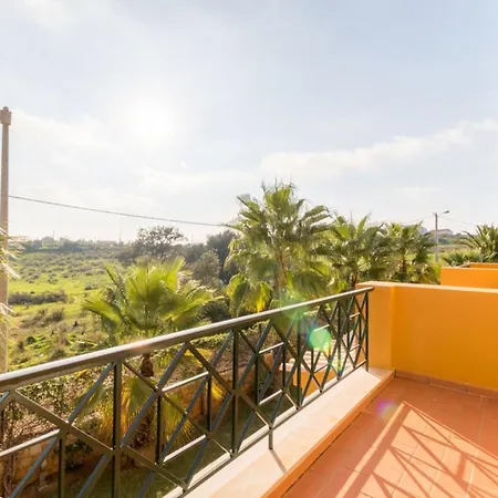 Spacious Living Private Pool Tranquil Setting