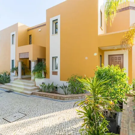 Spacious Living Private Pool Tranquil Setting Вилла *