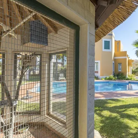 빌라 Spacious Living Private Pool Tranquil Setting 기아