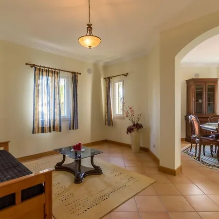 Spacious Living Private Pool Tranquil Setting Гия
