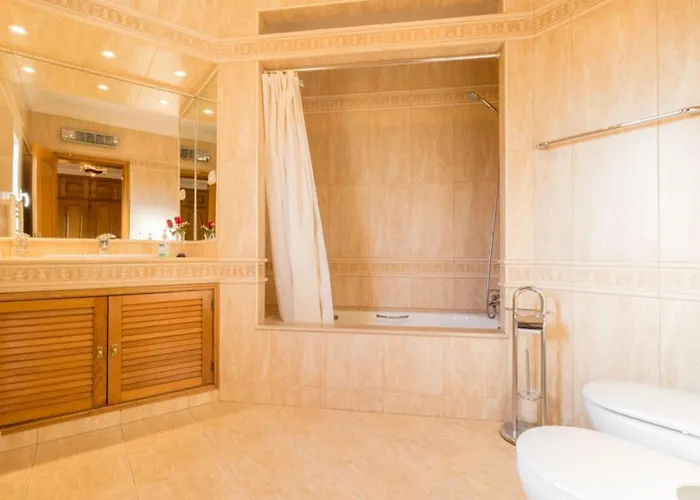 Spacious Living Private Pool Tranquil Setting Villa