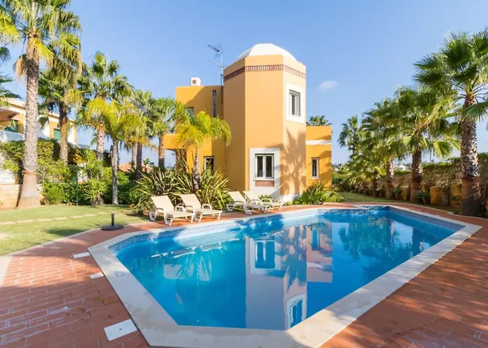 Villa Spacious Living Private Pool Tranquil Setting