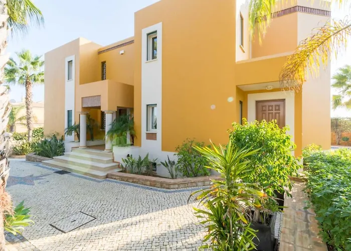 Spacious Living Private Pool Tranquil Setting Villa *