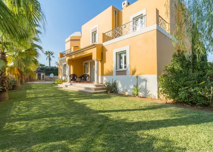 Villa Spacious Living Private Pool Tranquil Setting *