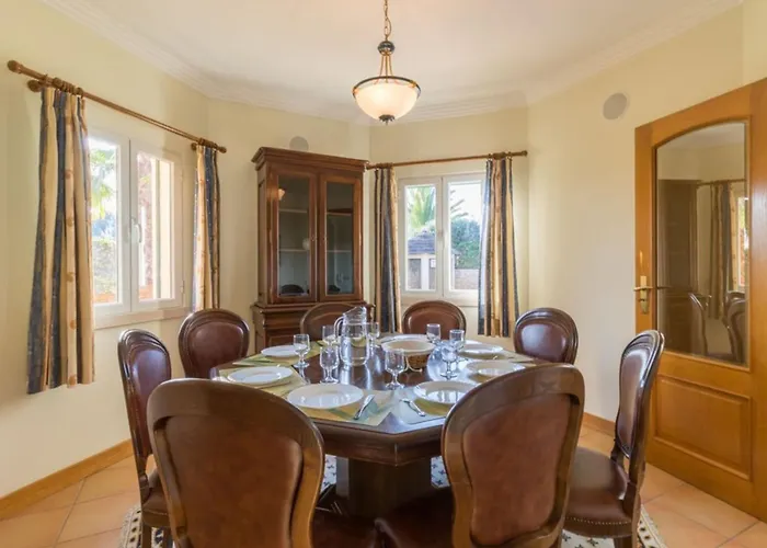 Spacious Living Private Pool Tranquil Setting Villa *